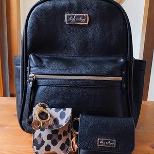 Itzy ritzy mini